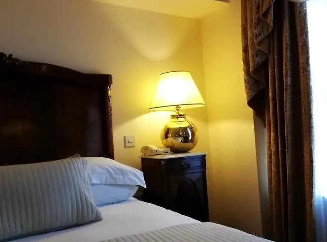 Πανσιόν Foley's Townhouse 4*