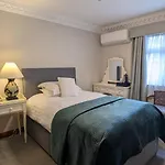 基拉尼弗雷联排别墅旅馆 4*