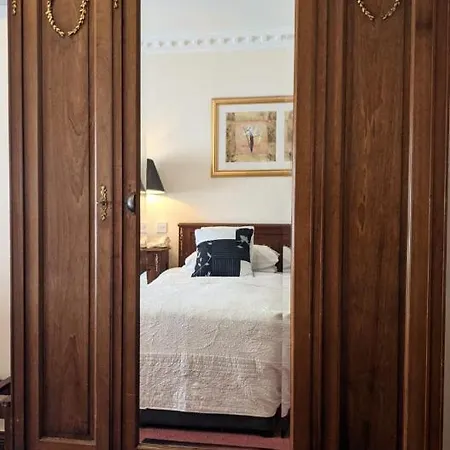 Foley's Townhouse 4* Килларни
