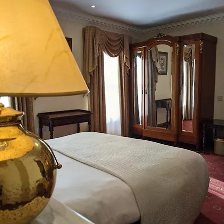Guest house Foley's Townhouse 4*