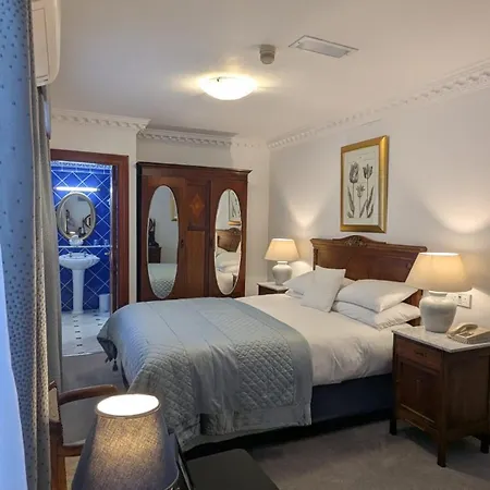 Foley's Townhouse Гостевой дом 4*