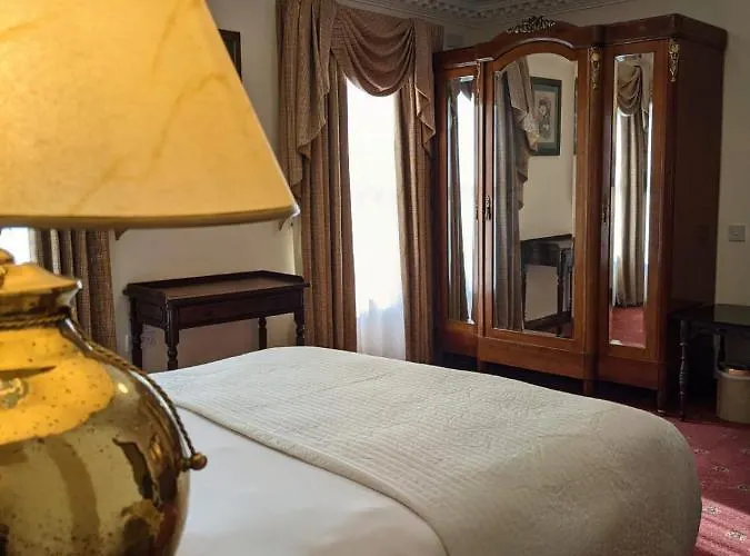 Guest house Foley's Townhouse 4*