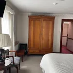 Foley's Townhouse Guest house