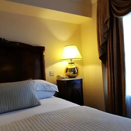 Гостьовий будинок Foley's Townhouse 4*