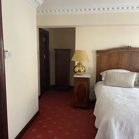 Foley's Townhouse 4*